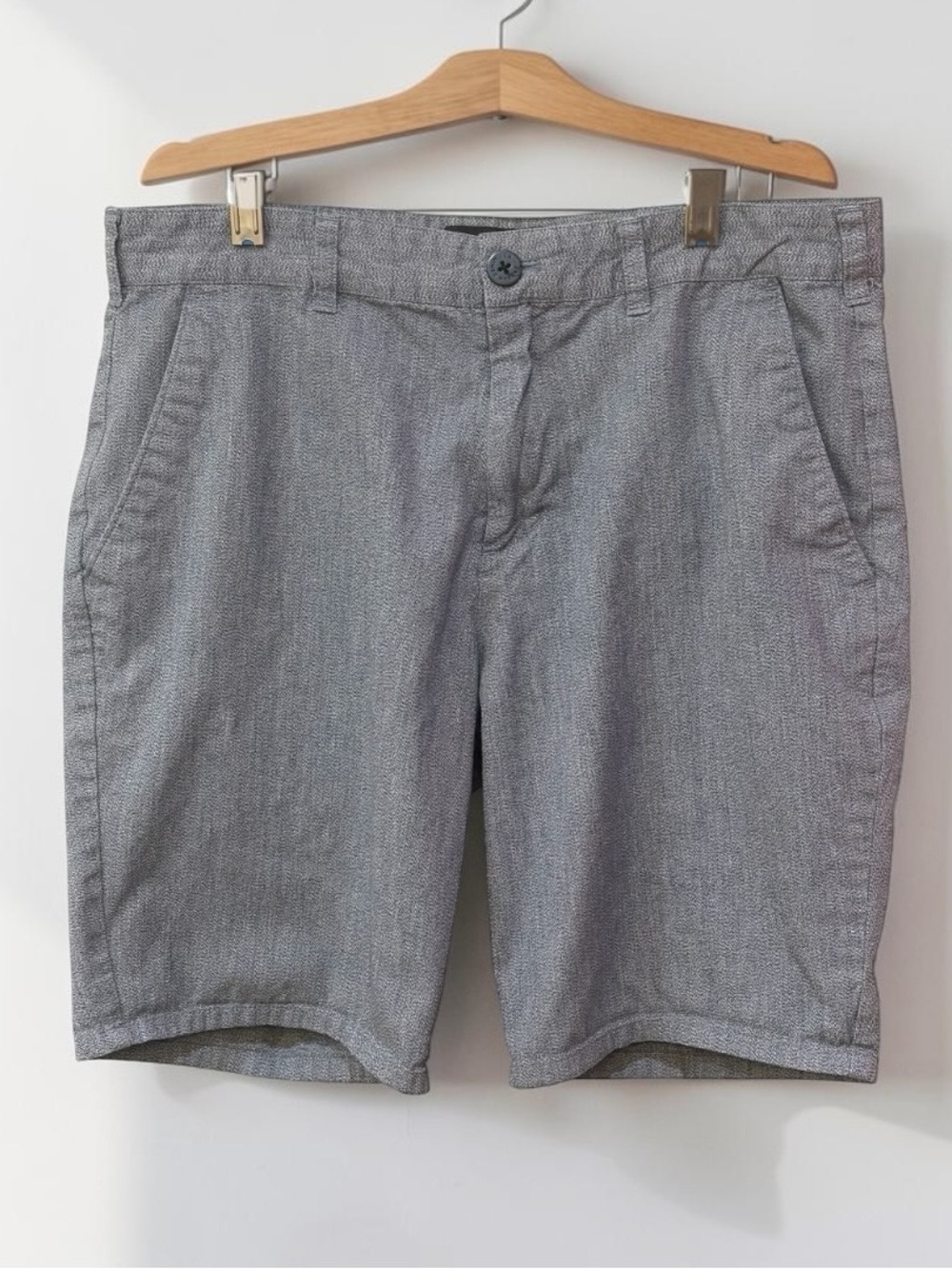 PacSun Men’s Gray Flat-Front Shorts - Men’s Size 31